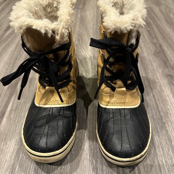 Sorel Tivoli Boots - Picture 2 of 7